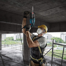 Buy now the Bosch GBH 220 rotary hammer drill machine, featuring SDS plus, 720 W power, 2 J impact, 1550 rpm speed, 3 modes setting and 1 year warranty.